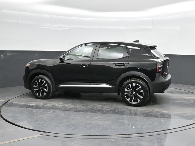 Used 2025 Nissan Kicks SV AWD/4WD image 10