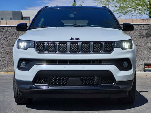 Used 2023 Jeep Compass Latitude AWD/4WD image 3