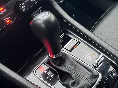 Used 2024 Jeep Compass Latitude image 23