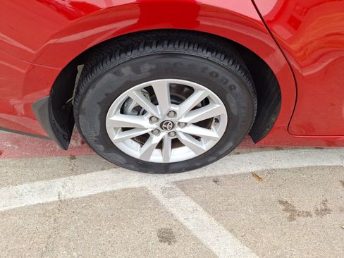 Used 2025 Toyota Camry LE w/ Convenience Package image 11