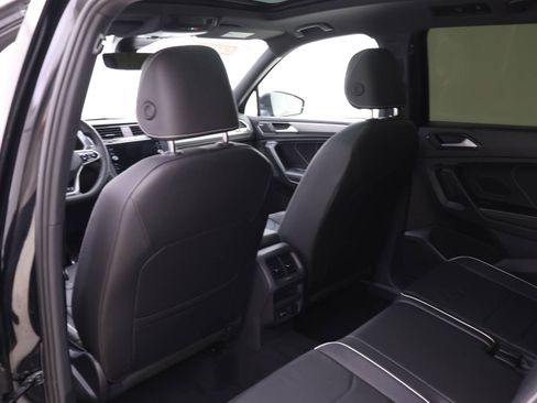 Used 2022 Volkswagen Tiguan SEL R-Line image 10