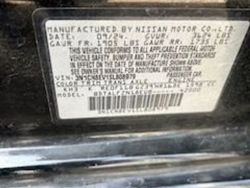 Used 2025 Nissan Versa SV image 18