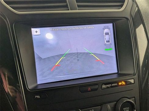 Used 2019 Ford Explorer XLT w/ Equipment Group 202A image 24