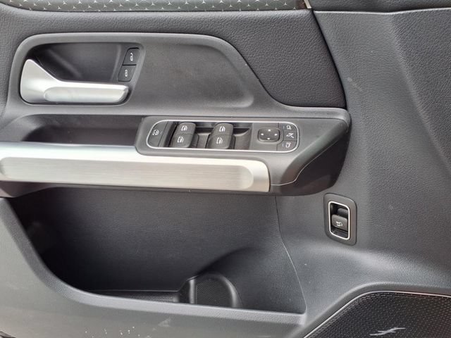 Used 2024 Mercedes-Benz GLB 250 4MATIC image 26