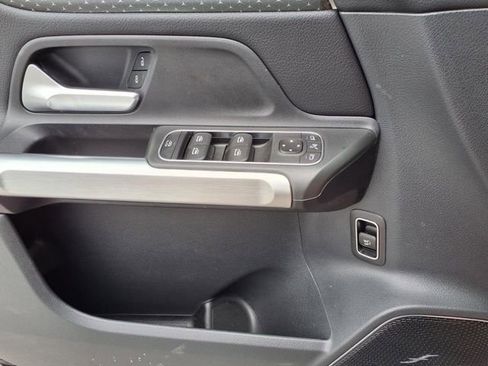 Used 2024 Mercedes-Benz GLB 250 4MATIC image 26