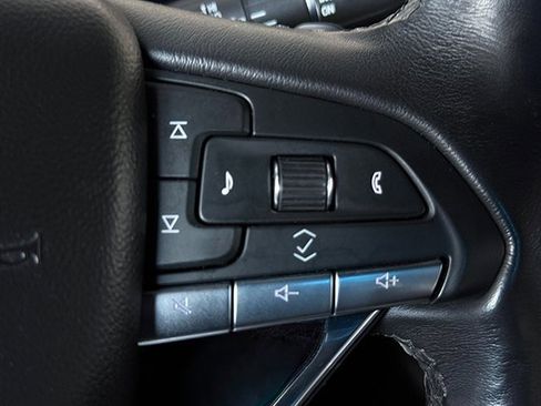 Used 2024 Cadillac Escalade ESV Premium Luxury image 13