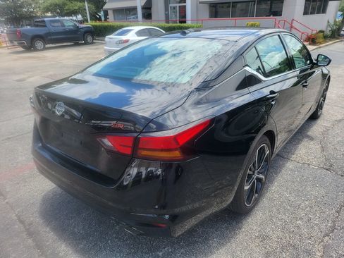 Used 2025 Nissan Altima 2.5 SR FWD image 8