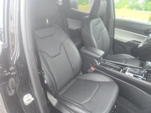 Used 2025 Jeep Compass Limited w/ Elite Group AWD/4WD image 21