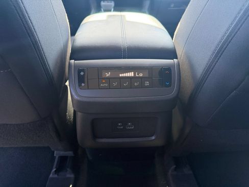 Used 2025 Nissan Pathfinder SV AWD/4WD image 24