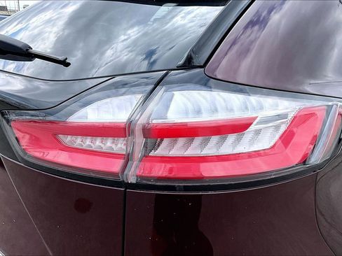 Used 2019 Ford Edge Titanium image 41