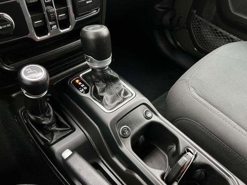 Certified 2022 Jeep Wrangler Unlimited Sport AWD/4WD image 23