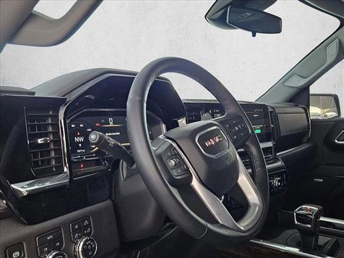 Used 2025 GMC Sierra 1500 Elevation w/ Elevation Premium Package image 9