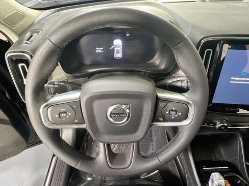Used 2023 Volvo XC40 B4 Plus w/ Driver Assist Package image 11