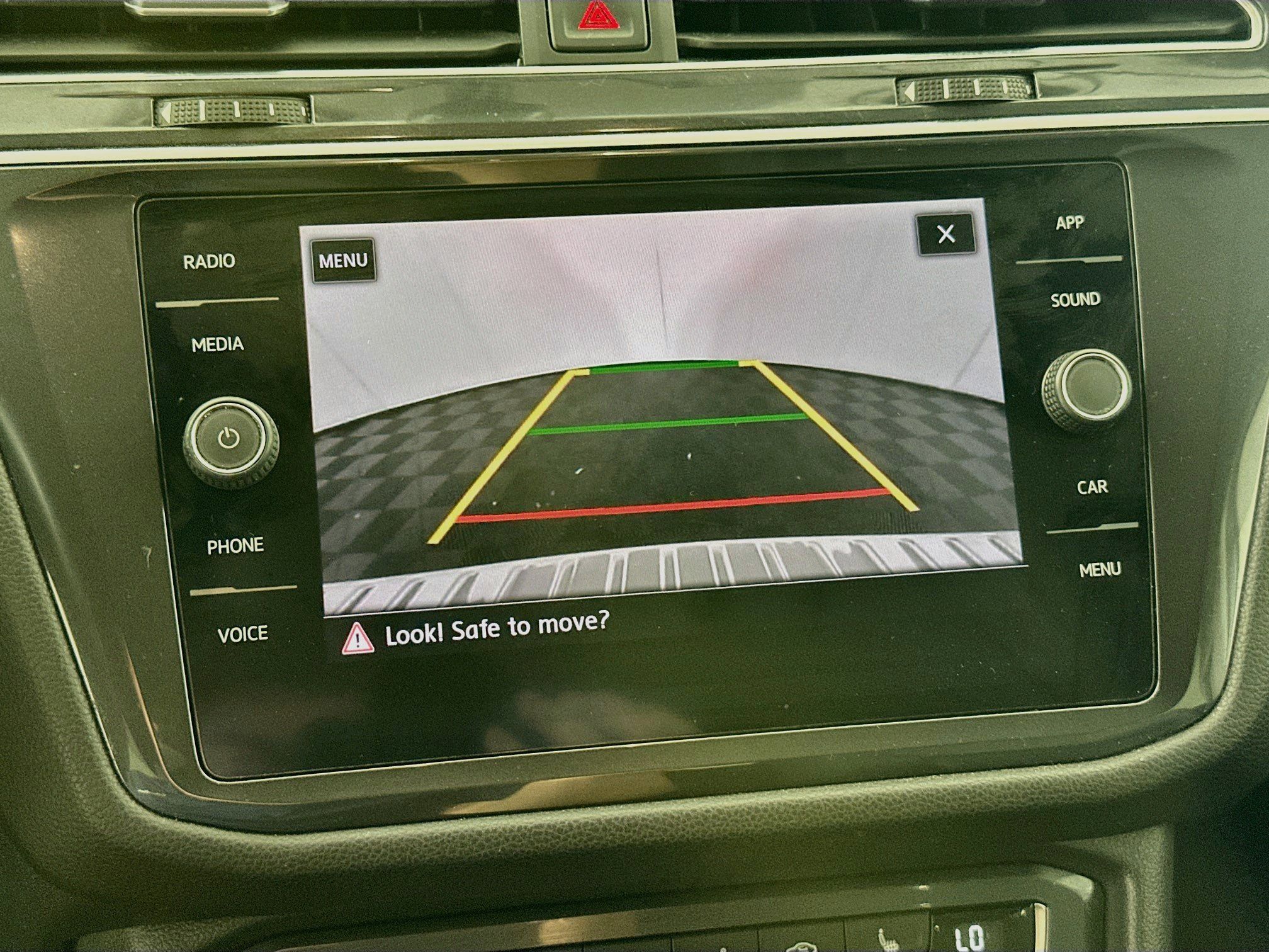 Used 2020 Volkswagen Tiguan SE FWD image 21