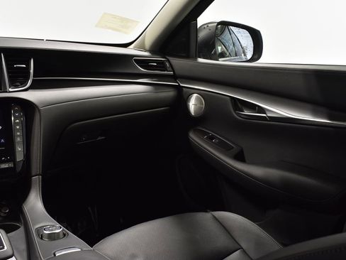 Certified 2025 INFINITI QX50 Luxe image 15