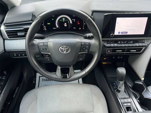 Used 2025 Toyota Camry LE w/ Convenience Package FWD image 11