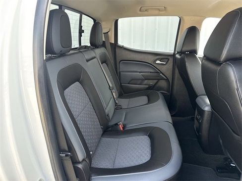 Used 2018 Chevrolet Colorado Z71 image 31