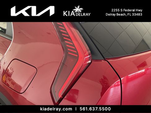 New 2025 Kia Niro EX image 7