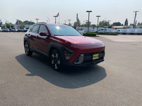 Used 2024 Hyundai Kona SEL w/ Convenience Package FWD image 8
