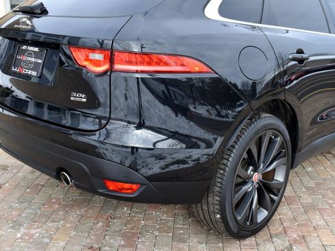 Used 2019 Jaguar F-PACE Prestige image 12