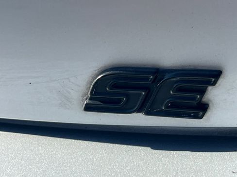 Used 2019 Toyota Corolla SE image 26