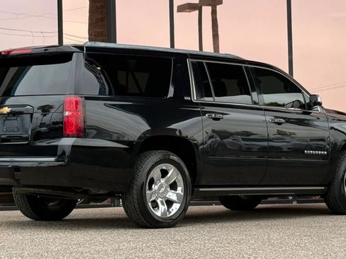 Used 2016 Chevrolet Suburban LTZ RWD image 12