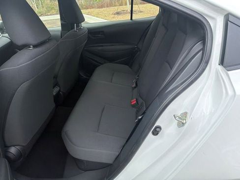 Used 2025 Toyota Corolla LE image 7