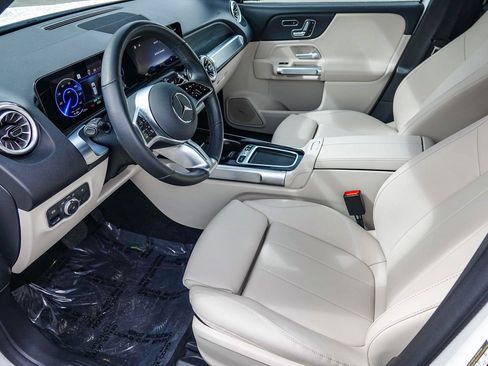 Certified 2025 Mercedes-Benz EQB 300 4MATIC image 17