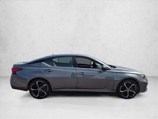 Used 2024 Nissan Altima 2.5 SR FWD image 4