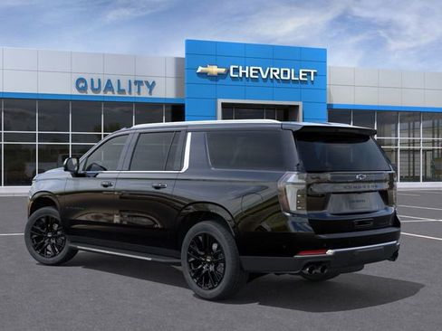 New 2025 Chevrolet Suburban Premier image 3
