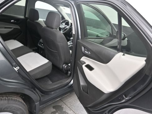 Used 2020 Chevrolet Equinox LS w/ LS Convenience Package image 10