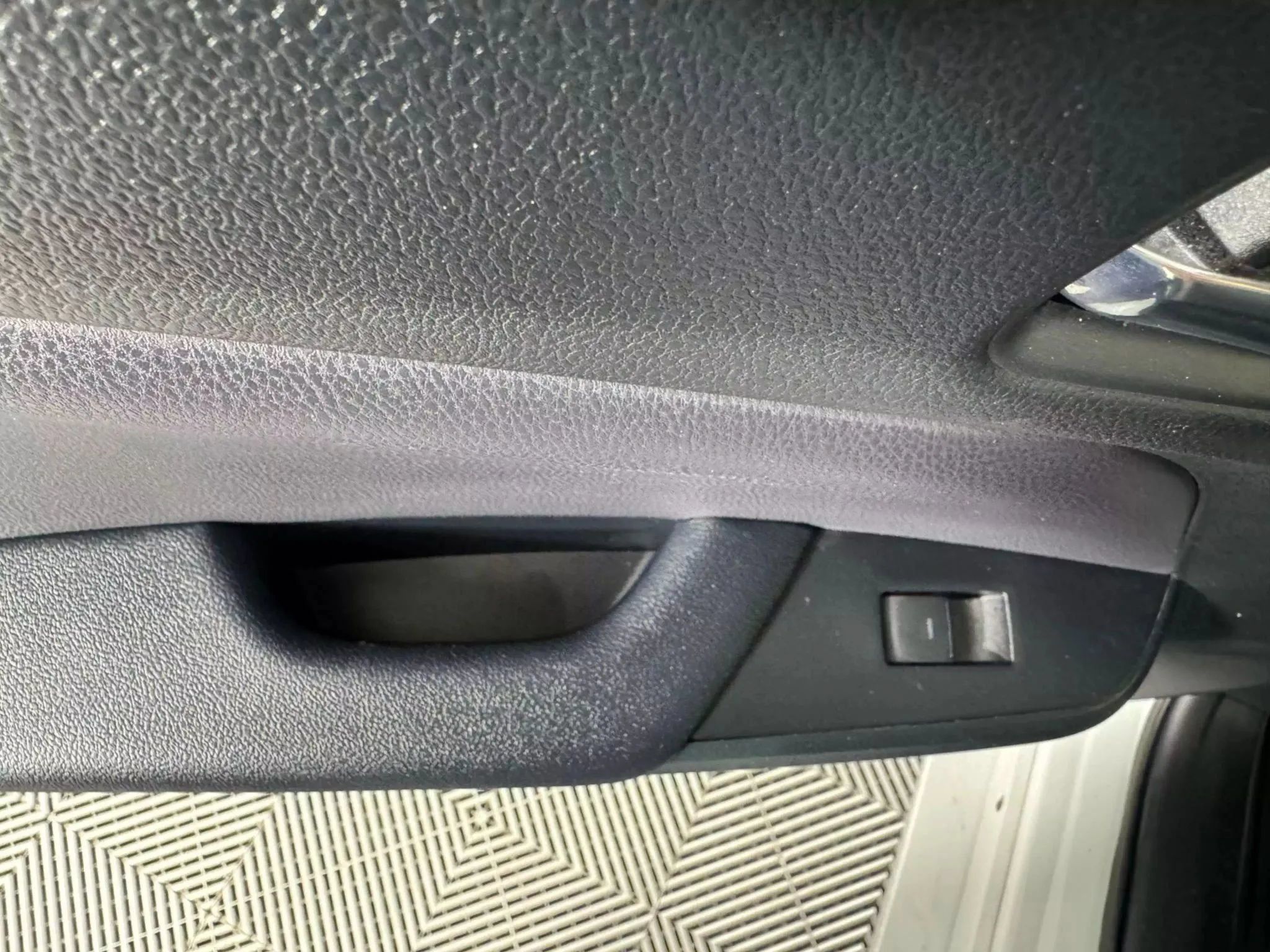 Used 2022 Toyota Prius LE FWD image 31
