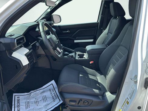 Used 2024 Toyota Tacoma TRD Off-Road w/ TRD Off Road Upgrade Package image 9