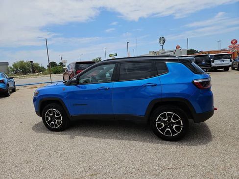 Used 2025 Jeep Compass Trailhawk AWD/4WD image 5