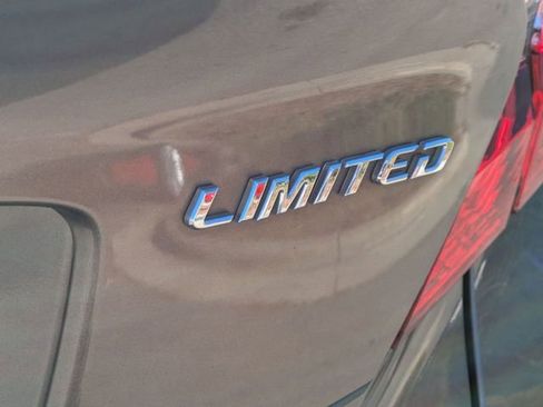 Used 2021 Toyota C-HR XLE image 18