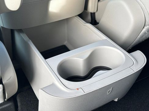 Used 2020 Chrysler Pacifica Touring-L Plus w/ Tire & Wheel Group image 11