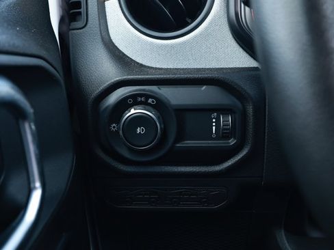 Certified 2025 Jeep Wrangler Sport AWD/4WD image 15