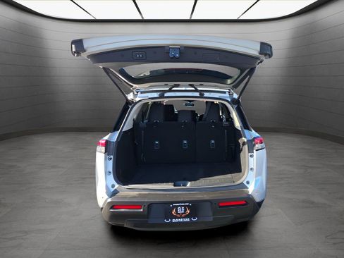 Used 2025 Nissan Pathfinder SV image 20