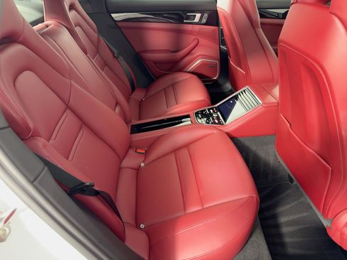 Certified 2022 Porsche Panamera image 29