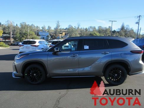 New 2026 Toyota Highlander XSE image 6