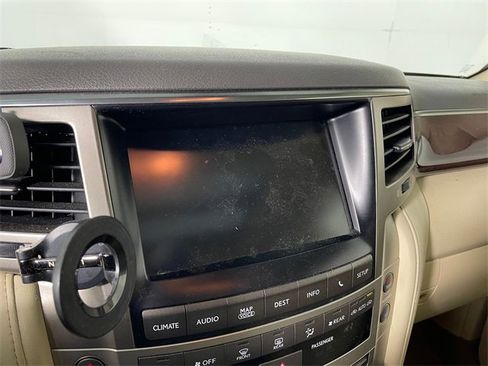 Used 2015 Lexus LX 570 4WD image 7