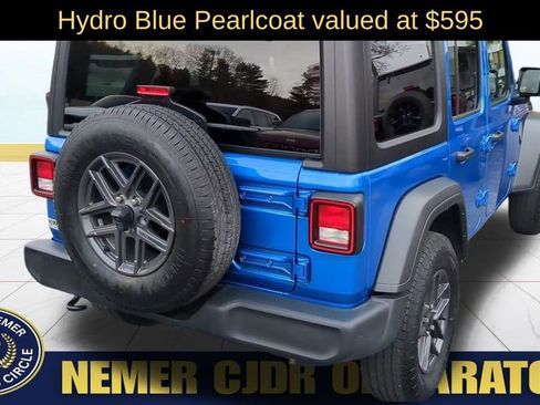 Used 2024 Jeep Wrangler Sport S image 5