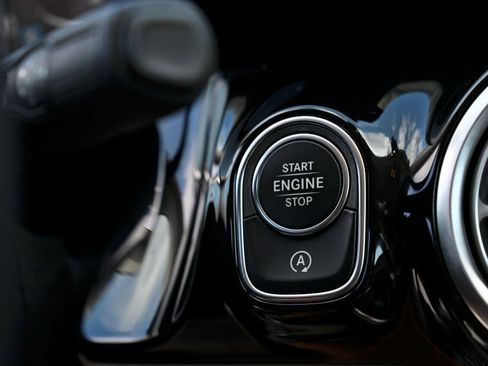 Used 2022 Mercedes-Benz GLA 250 image 32