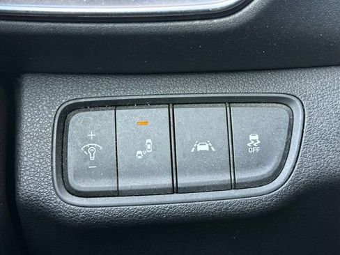 Used 2020 Hyundai Santa Fe SEL FWD image 22