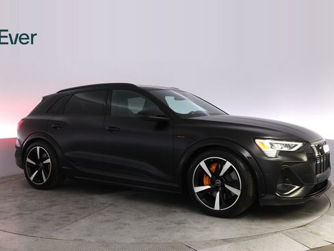 Used 2022 Audi e-tron S Premium Plus AWD/4WD image 14