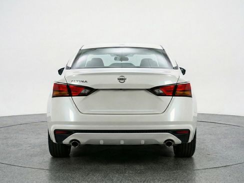Used 2025 Nissan Altima 2.5 SV image 7