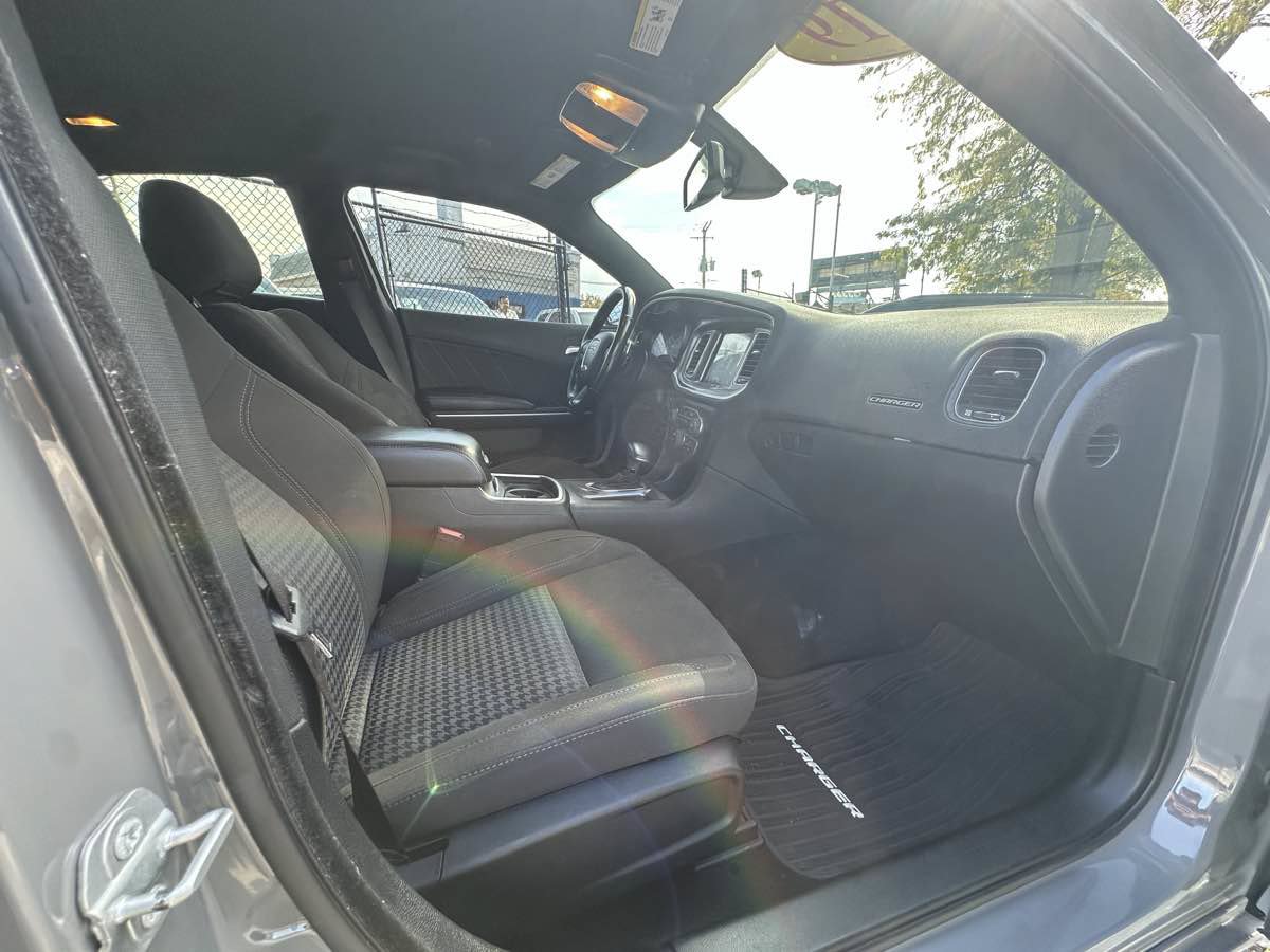 Used 2019 Dodge Charger SXT w/ Cold Weather Package AWD/4WD image 26