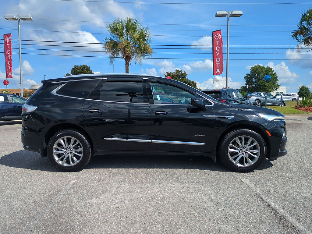 Used 2023 Buick Enclave Avenir w/ Avenir Technology Package AWD/4WD image 2