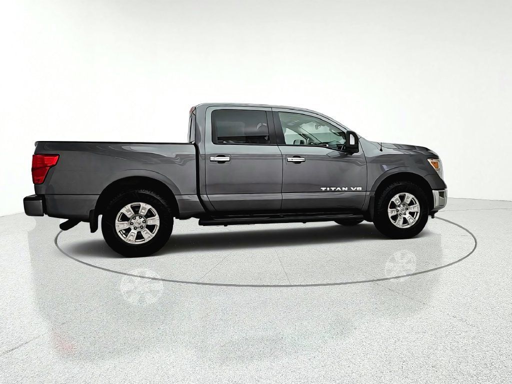 Used 2019 Nissan Titan SV w/ SV Convenience Package AWD/4WD image 4
