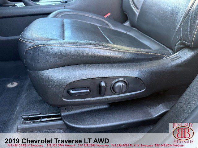 Used 2019 Chevrolet Traverse LT w/ LPO, Blackout Package AWD/4WD image 16